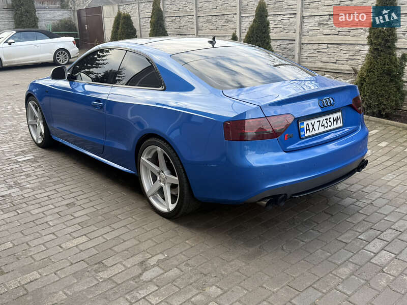 Купе Audi S5 2009 в Львове