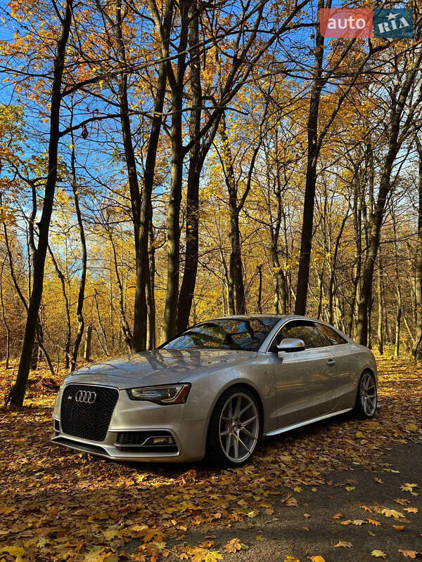 Купе Audi S5 2015 в Києві