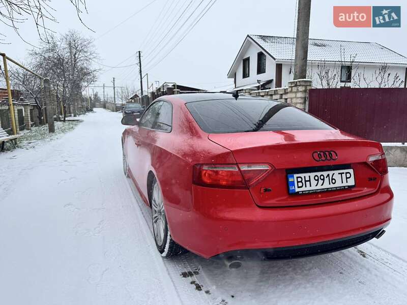 Купе Audi S5 2011 в Бершаді