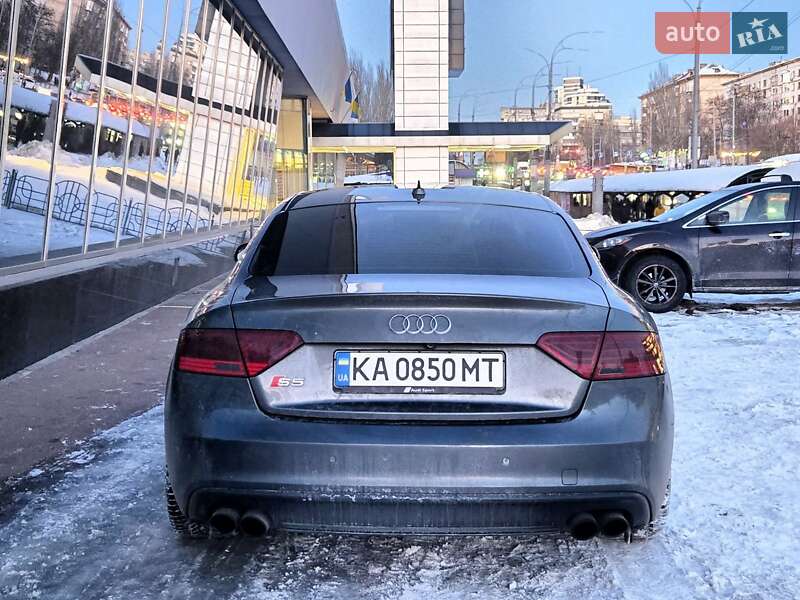 Купе Audi S5 2015 в Києві