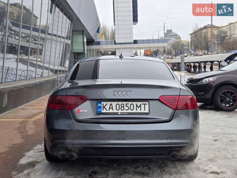 Купе Audi S5 2015 в Киеве