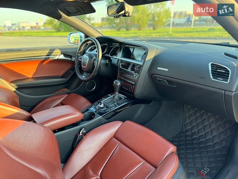 Купе Audi S5 2010 в Киеве