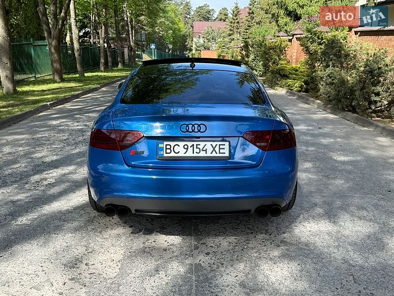 Купе Audi S5 2009 в Львові