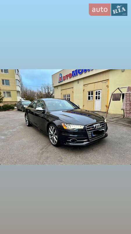 Седан Audi S6 2012 в 