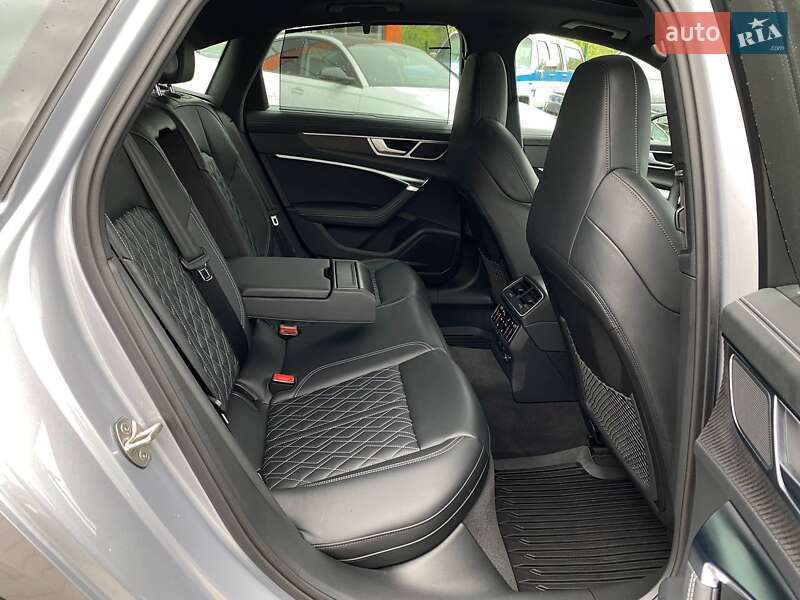 Седан Audi S6 2023 в Львові