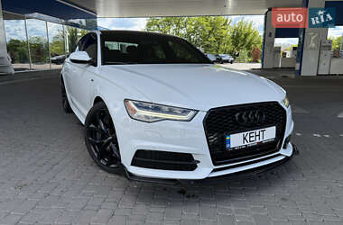 Седан Audi S6 2015 в 
