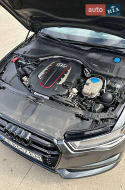 Седан Audi S6 2015 в 