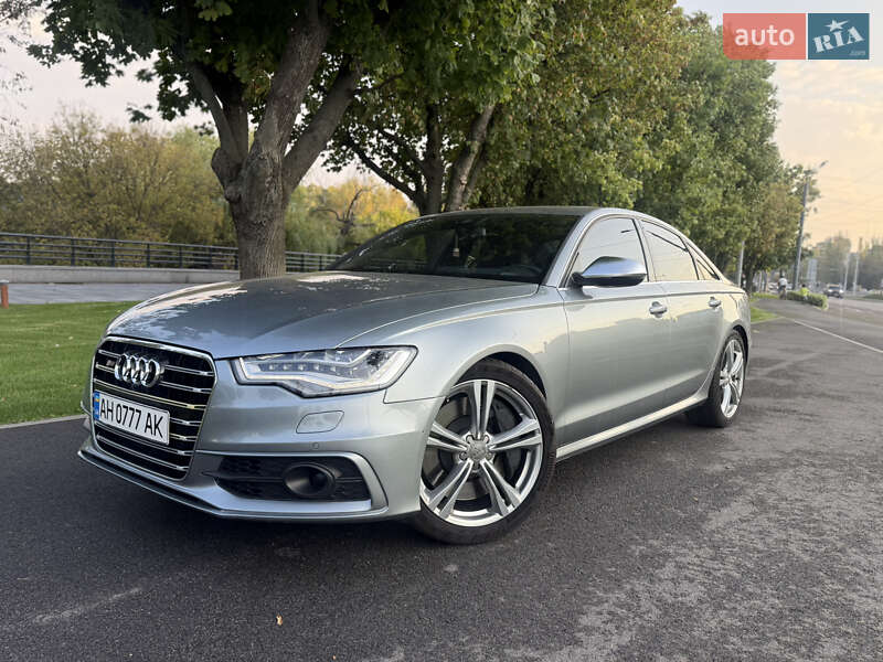 Седан Audi S6 2013 в 