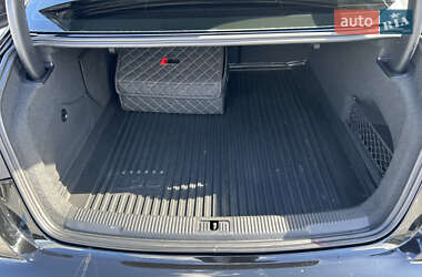 Седан Audi S6 2015 в 