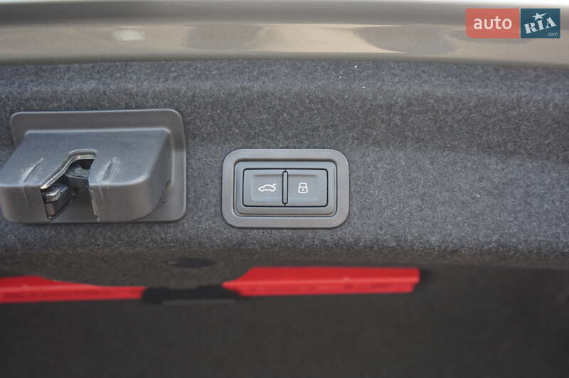 Седан Audi S6 2023 в Одесі