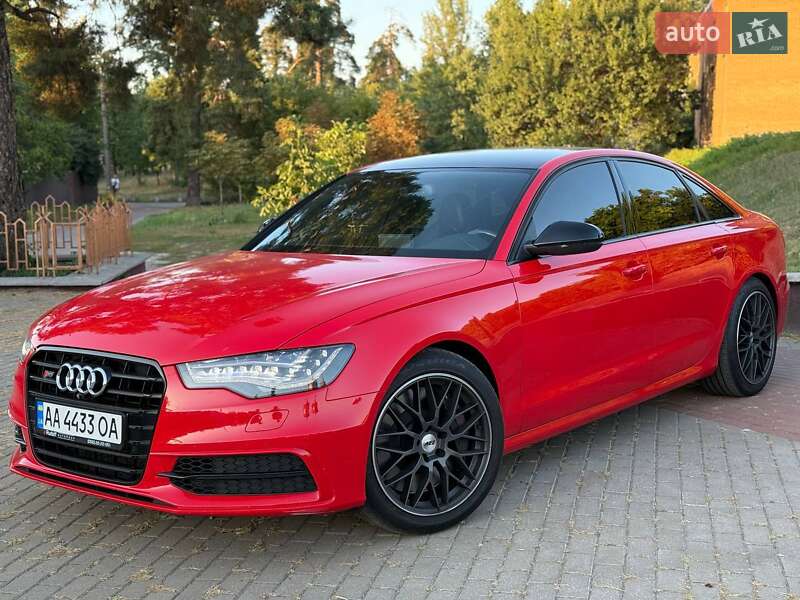 Седан Audi S6 2012 в Білогородці