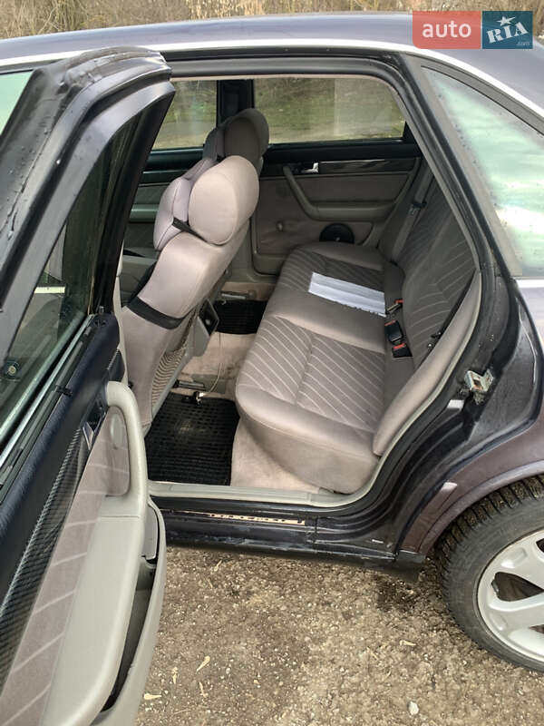 Седан Audi S6 1994 в Тлумаче