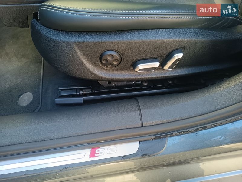 Седан Audi S6 2017 в Львове