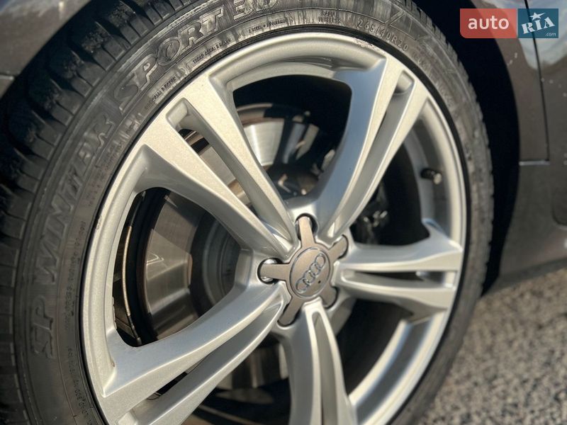 Седан Audi S6 2012 в Львові