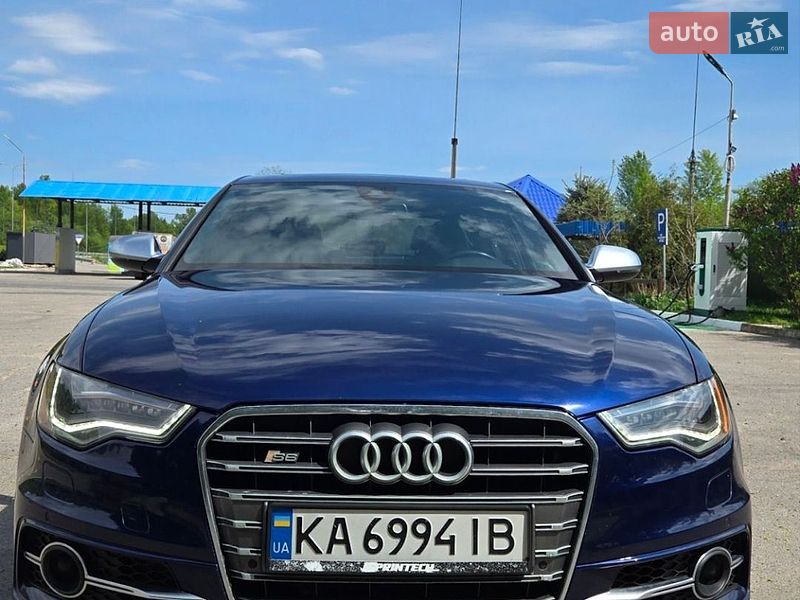 Седан Audi S6 2013 в Полтаві