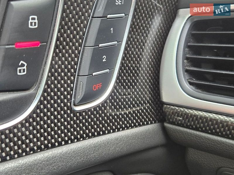 Седан Audi S6 2013 в Полтаві
