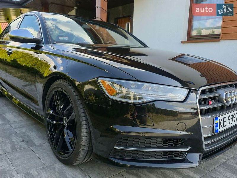 Седан Audi S6 2015 в Львове