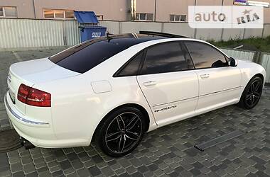 Седан Audi S8 2008 в Ужгороді