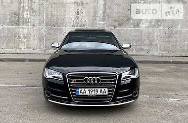 Седан Audi S8 2013 в 