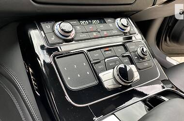 Седан Audi S8 2013 в 