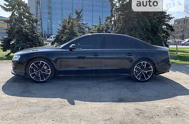 Седан Audi S8 2017 в Дніпрі