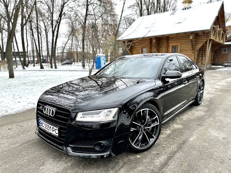 Седан Audi S8 2016 в Киеве фото 3 Седан Audi S8 2016 в Киеве