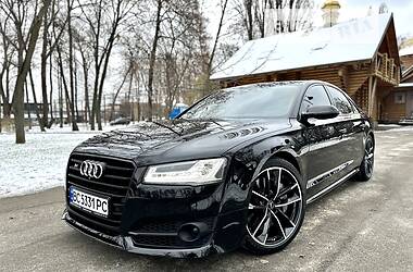 Седан Audi S8 2016 в 