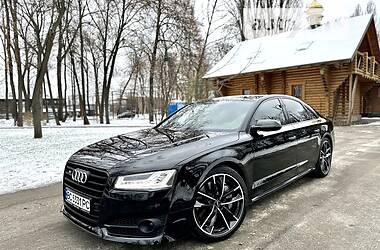 Седан Audi S8 2016 в 