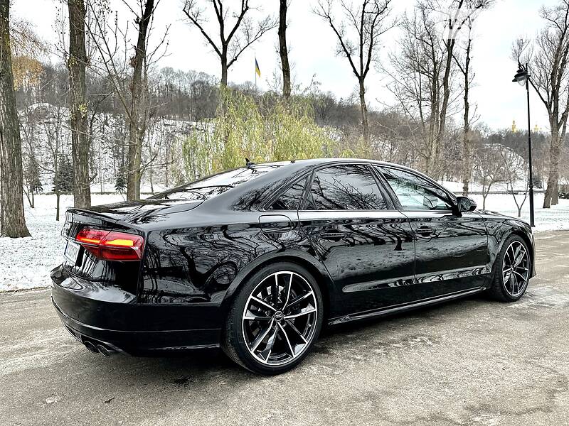 Седан Audi S8 2016 в Киеве фото 24 Седан Audi S8 2016 в Киеве