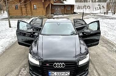 Седан Audi S8 2016 в 