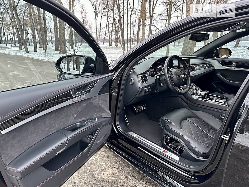 Седан Audi S8 2016 в Киеве фото 42 Седан Audi S8 2016 в Киеве