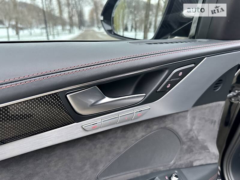 Седан Audi S8 2016 в Киеве фото 46 Седан Audi S8 2016 в Киеве