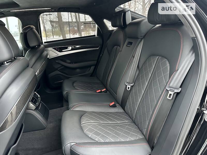 Седан Audi S8 2016 в Киеве фото 69 Седан Audi S8 2016 в Киеве