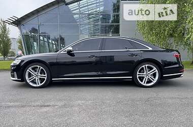 Седан Audi S8 2021 в 