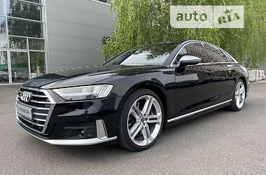Седан Audi S8 2021 в 