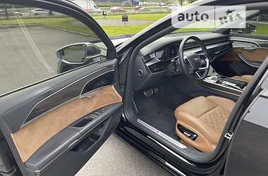 Седан Audi S8 2021 в 