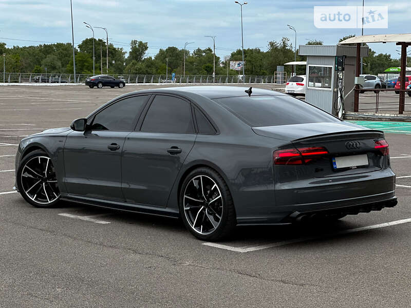 Седан Audi S8 2016 в Києві