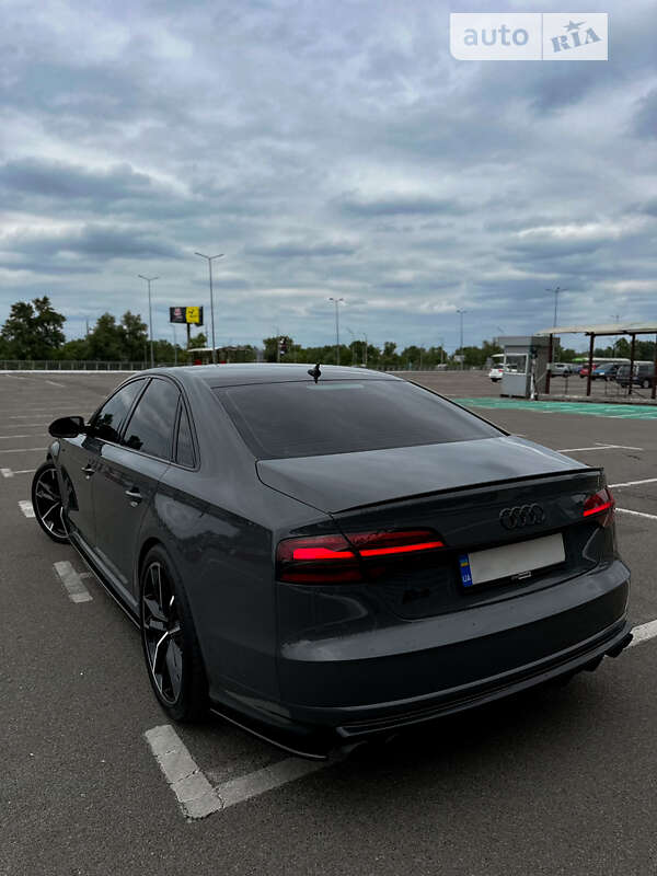 Седан Audi S8 2016 в Києві