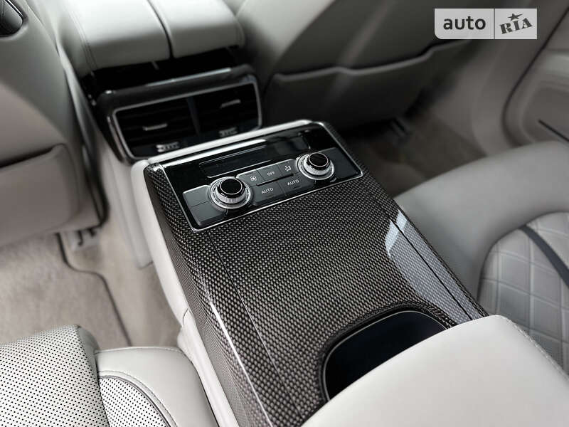 Седан Audi S8 2016 в Києві