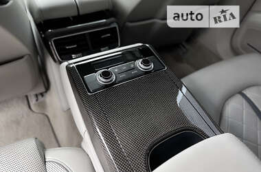 Седан Audi S8 2016 в 
