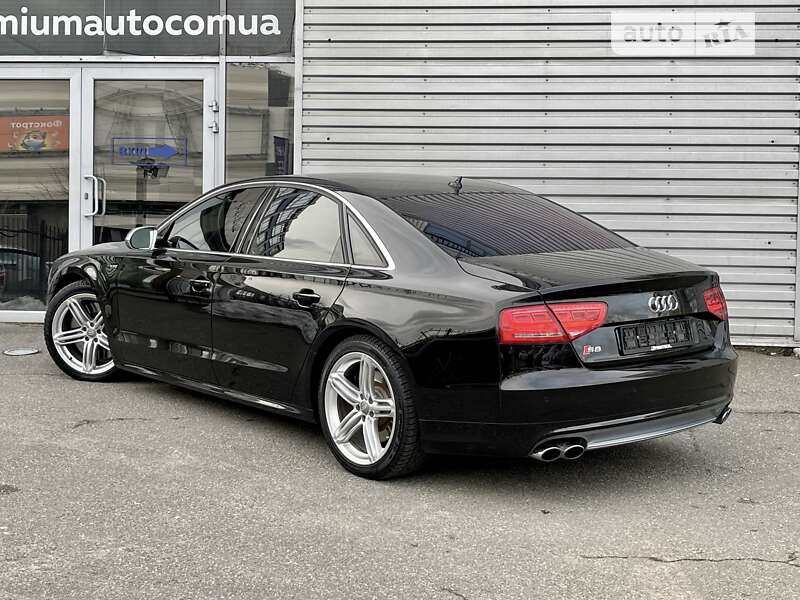 Седан Audi S8 2013 в Києві