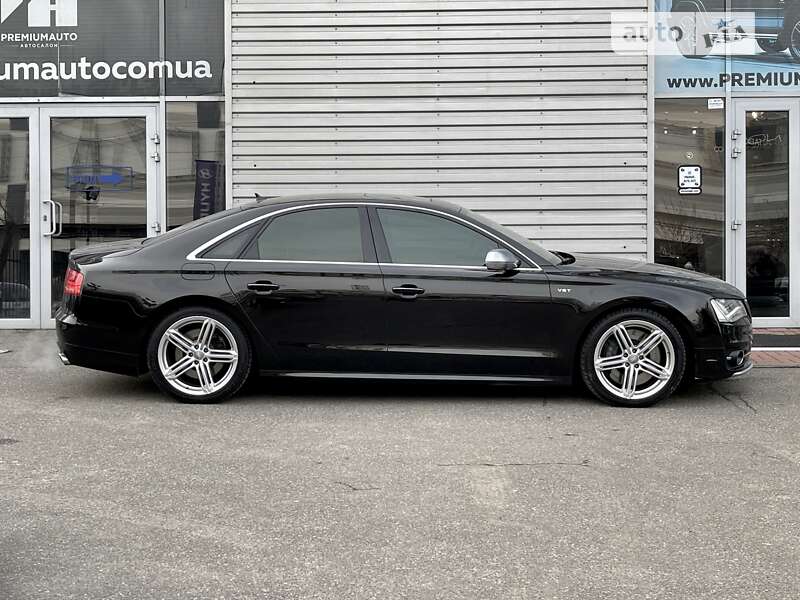 Седан Audi S8 2013 в Києві
