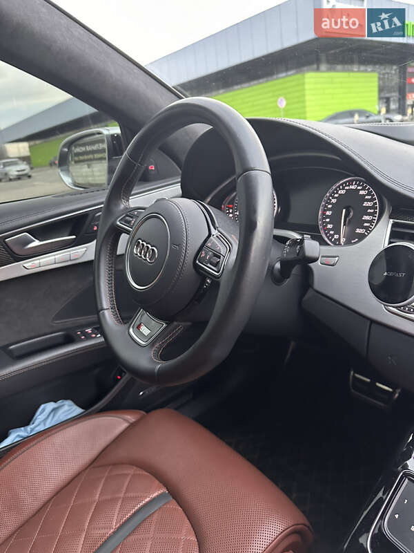 Седан Audi S8 2014 в Киеве