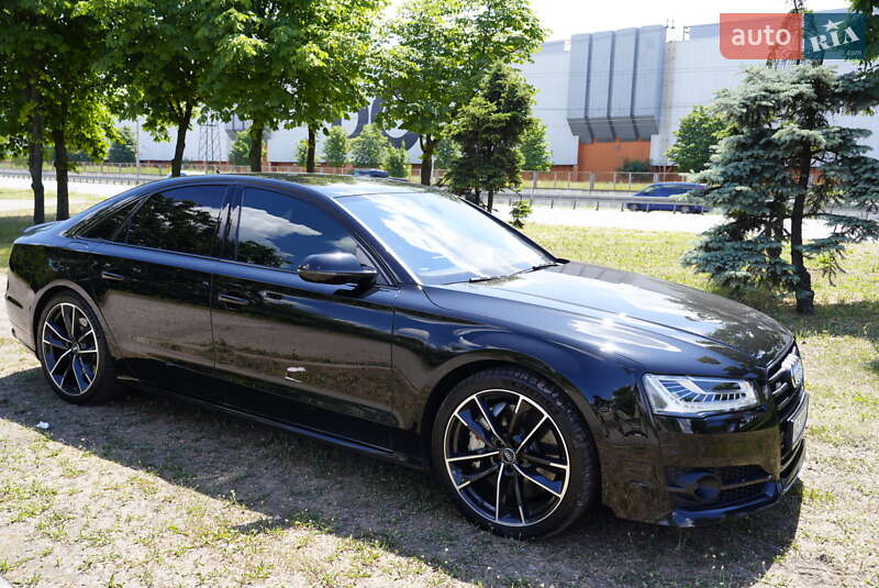 Седан Audi S8 2017 в Днепре