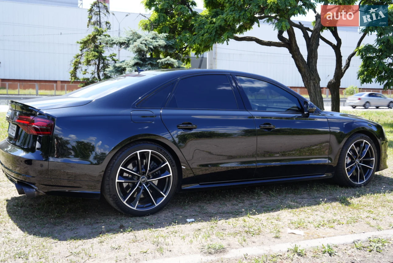 2017 Audi S8 - мініатюра 19