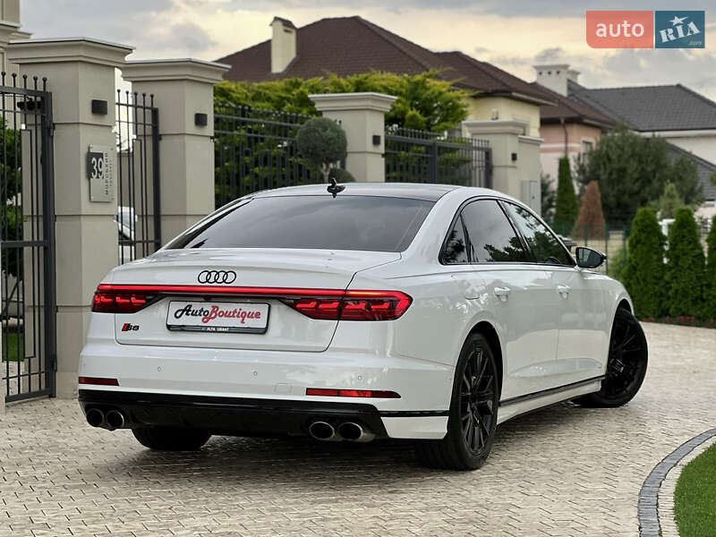 Седан Audi S8 2020 в Одесі