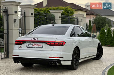 Седан Audi S8 2020 в 