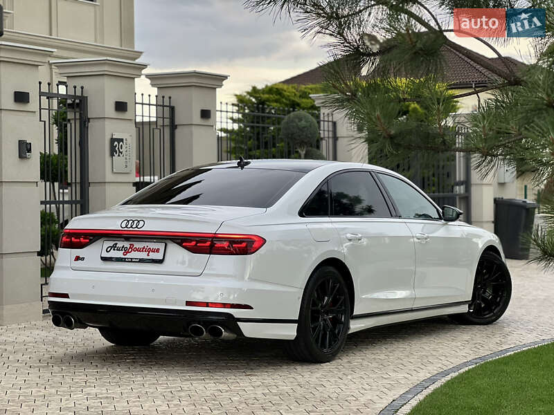 Седан Audi S8 2020 в Одесі