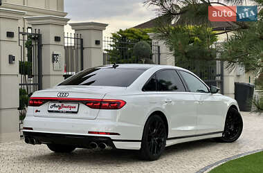 Седан Audi S8 2020 в 