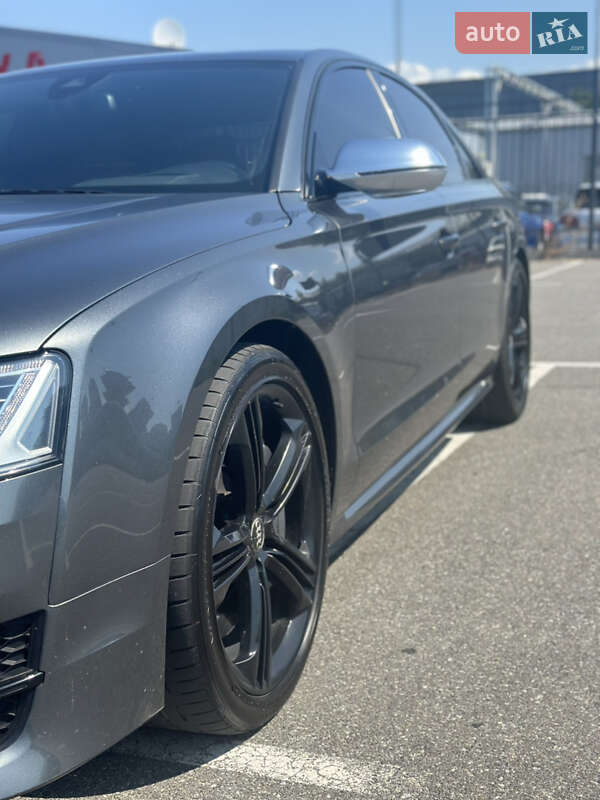 Седан Audi S8 2014 в Киеве